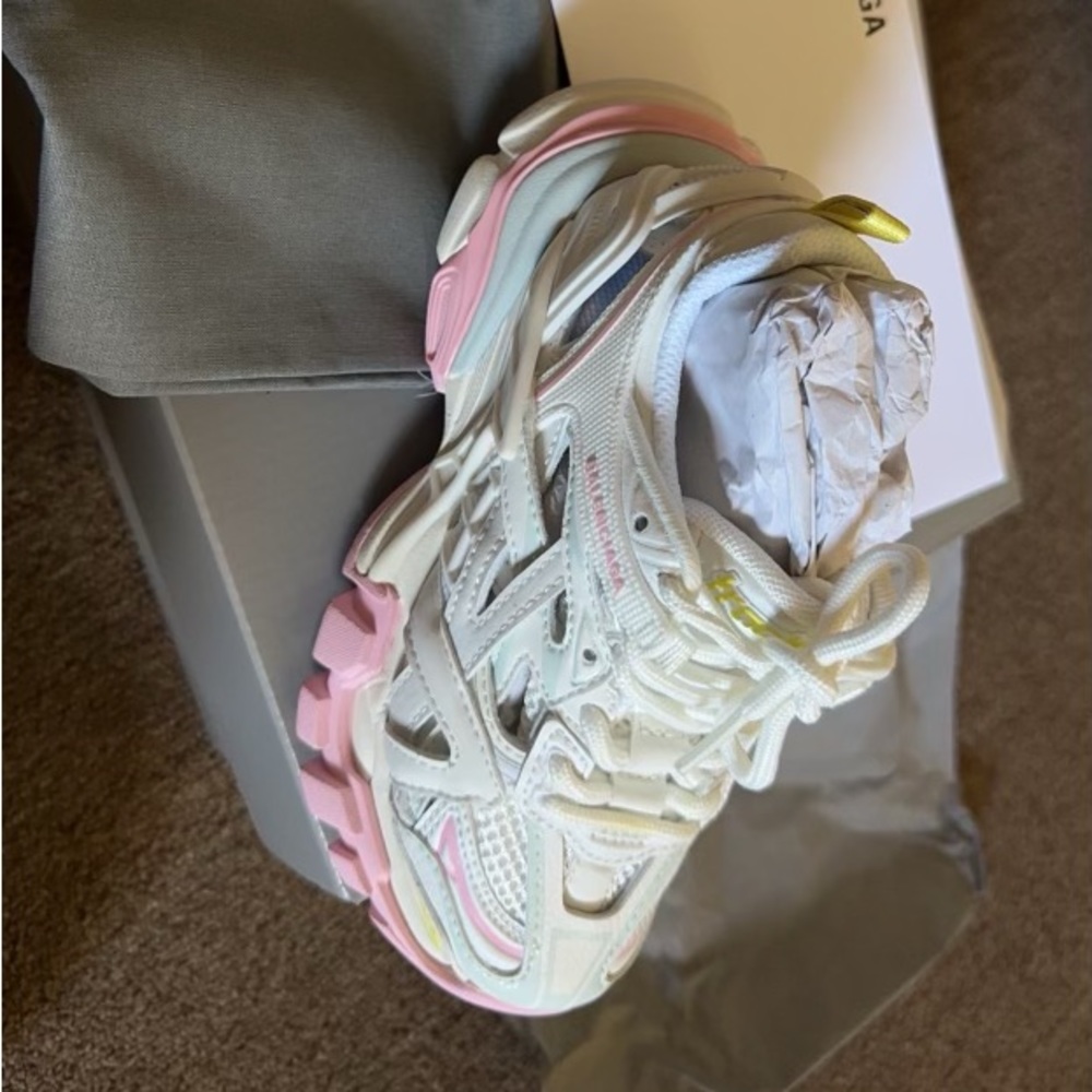 - Balenciaga's only been worn 2x , paid $600 + off saks, sz 9.5 Toddler!